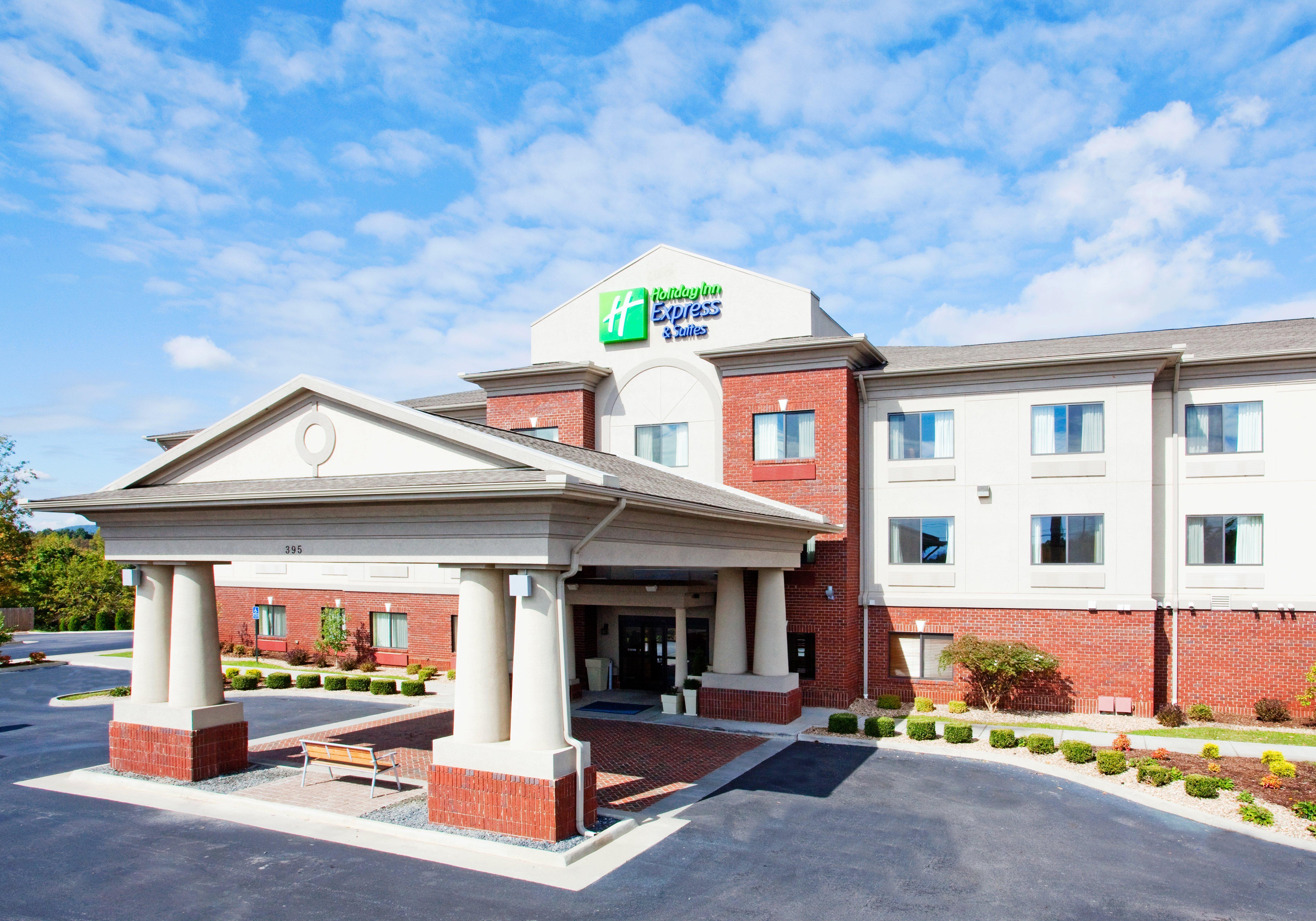 Holiday Inn Express & Suites Rocky Mount Smith Mountain Lake By Ihg Экстерьер фото