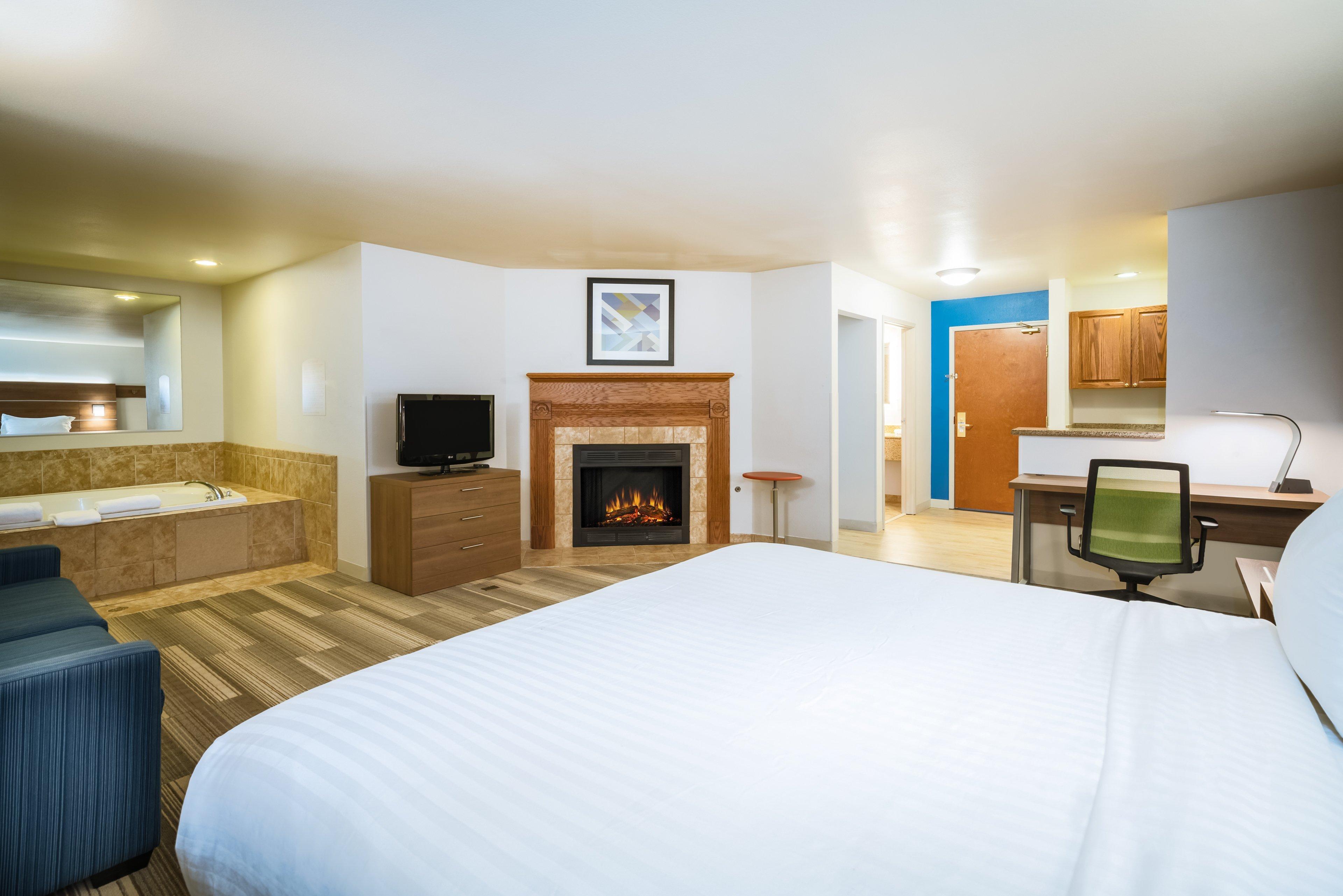 Holiday Inn Express & Suites Rocky Mount Smith Mountain Lake By Ihg Экстерьер фото