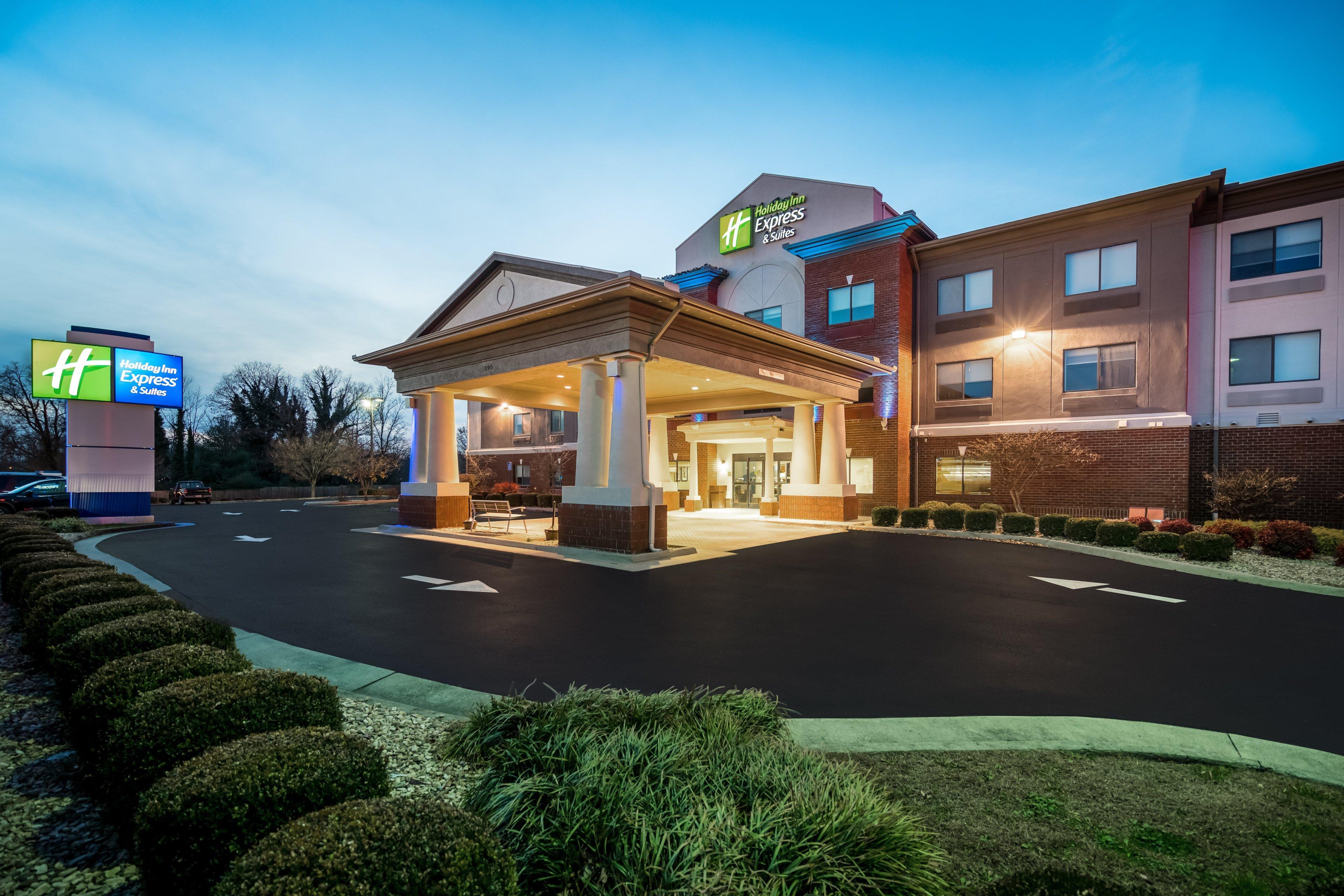 Holiday Inn Express & Suites Rocky Mount Smith Mountain Lake By Ihg Экстерьер фото