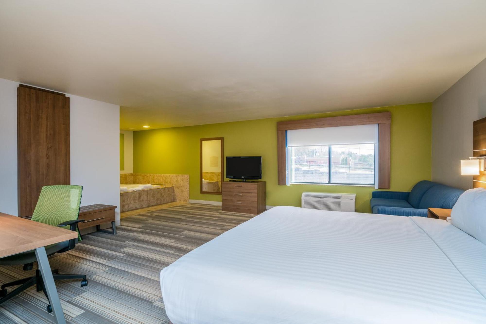 Holiday Inn Express & Suites Rocky Mount Smith Mountain Lake By Ihg Экстерьер фото
