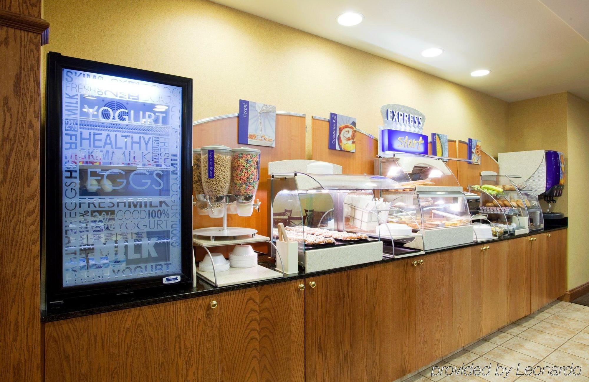 Holiday Inn Express & Suites Rocky Mount Smith Mountain Lake By Ihg Ресторан фото