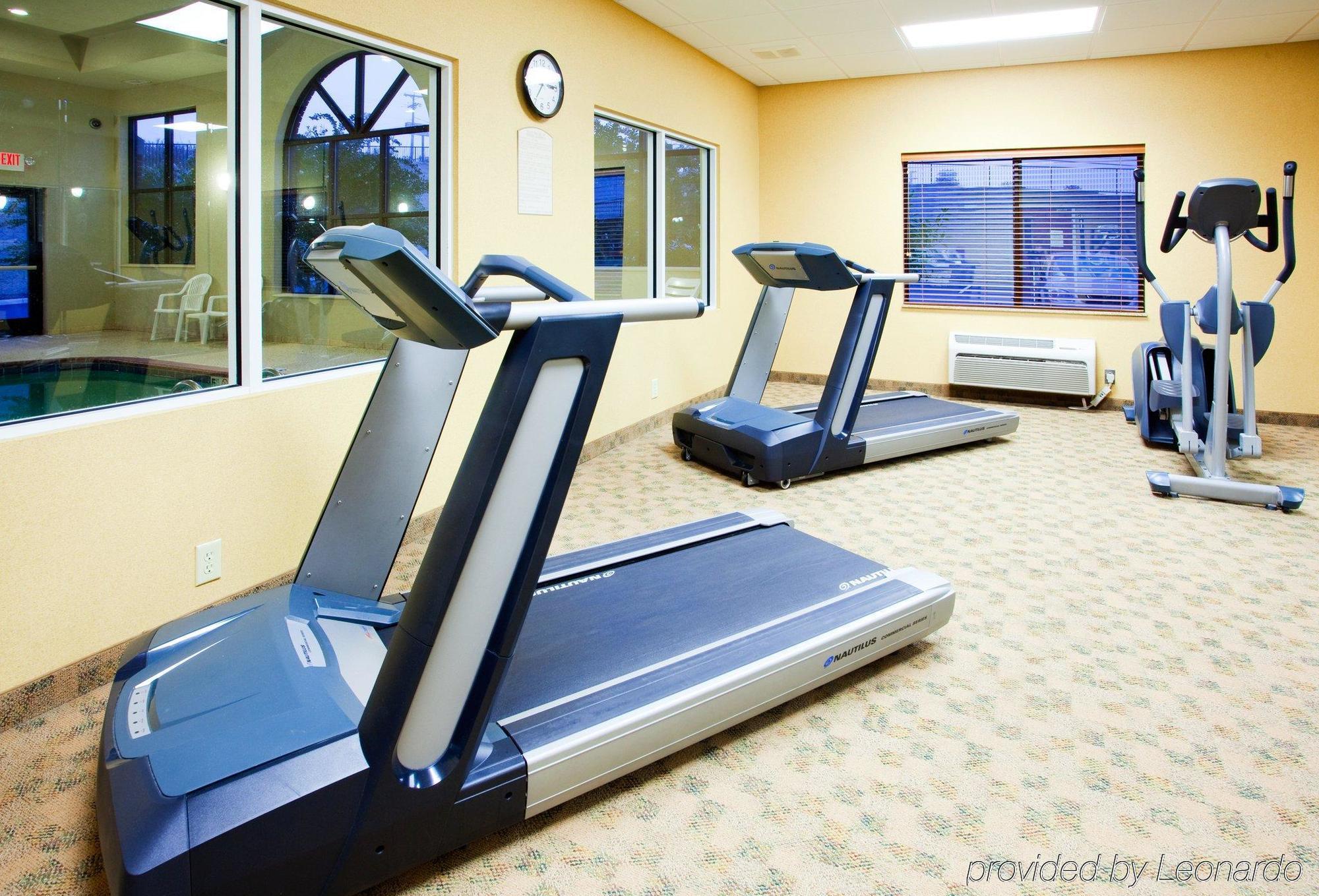Holiday Inn Express & Suites Rocky Mount Smith Mountain Lake By Ihg Удобства фото