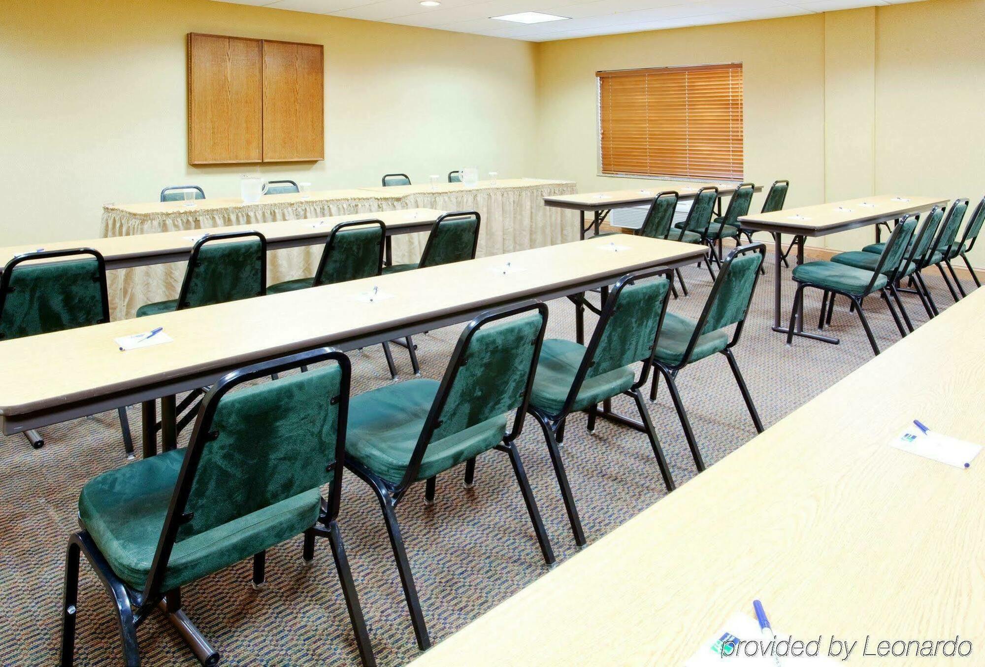 Holiday Inn Express & Suites Rocky Mount Smith Mountain Lake By Ihg Удобства фото